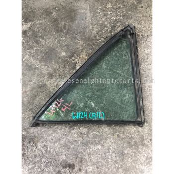 MERCEDES W124 REAR TRIANGLE GLASS ( RLH )