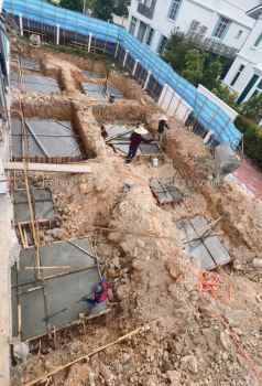 Lay Concrete Footing 