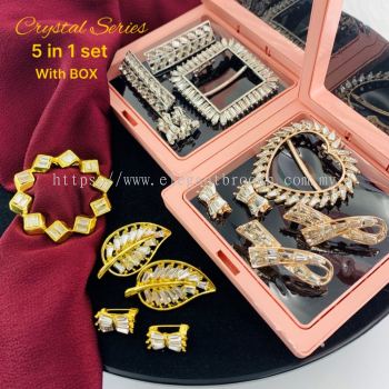 Elegant Brooch 5 in 1 set [FREE BOX] European Crystal Series Kerongsang Set Bahu Pin dan Cincin Tudung