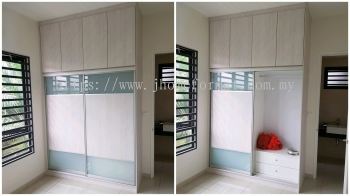 Wardrobe Cabinet