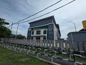 Prime Main Road Frontage: 1 acres Detached Factory Pandamaran, Port Klang   800 Amp &amp; High Floor Loading