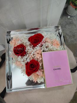 Preserved Flower Gift Box With Perfume
