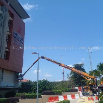 SKYLIFT RENTAL FOR BUILDING PAINTING SERVICE AT SELANGOR