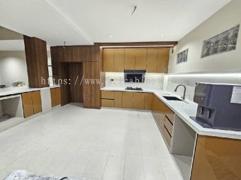 4G KITCHEN CABINET