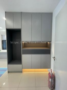 CUSTOM SHOE CABINET WITH BENCH
