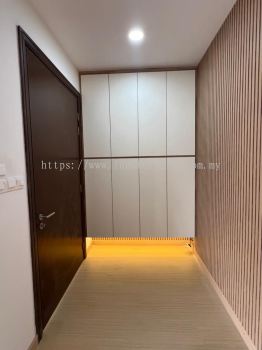 HANGING SHOE CABINET