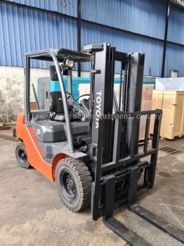 USED TOYOTA 62-8FD20 DIESEL FORKLIFT FOR SALES