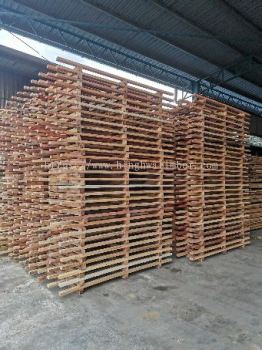 Wooden Pallet 4' x 8'