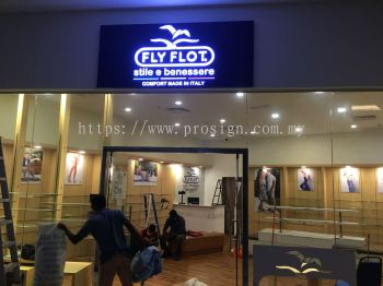 EMBOSSED ACRYLIC LIGHTBOX AND INKJET PRINTING (FLYFLOT, PLAZA 1MK, 2020)