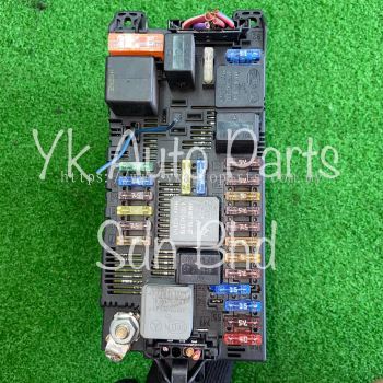 Mercedes Benz W211 E Class Control Unit SAM 2115454201 Fuse Box Used