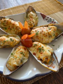New Zealand Cheesy Grilled Mussels 