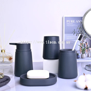 Simple Bathroom Accessories Set  02