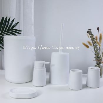 Simple Bathroom Accessories Set  03