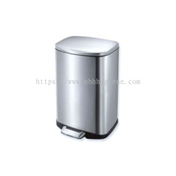 EK 9366MT Della Step Bin