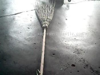 L-33' LILI BROOM