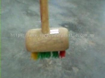 WOOD HEAD DRAIN SCRUB + 4 FT HANDLE