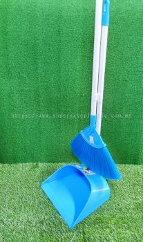 G-707S WINDPROOF DUSTPAN WITH SWEEP