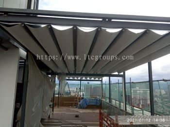 LOOP AWNING