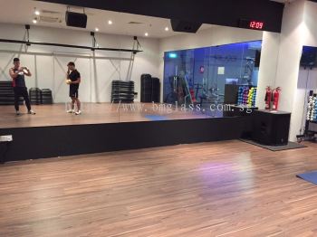 Dance Studio BMG Mirror