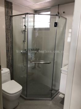 Diamond Shape Lavatory Shower Screen - Elegant and Functional Shower Solution