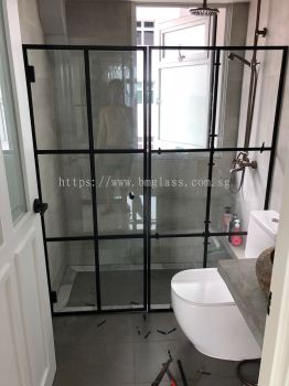 Elegant Lavatory Shower Screen with Lattice Design