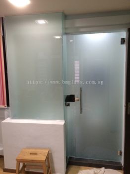 Bathroom Frameless Swing Door