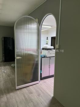 Elegance and Privacy Combined: Round Glass Door with Reeded Tempered Glass