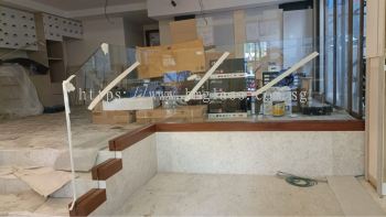 Glass Railing for a Modern Look Residential 