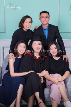 Graduation & Family Photo