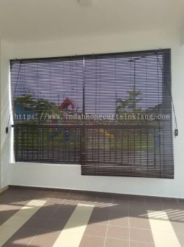 Installation Outdoor Wooden Timber Blind 