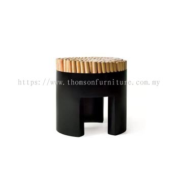 Monte Stool with Wooden Sticks