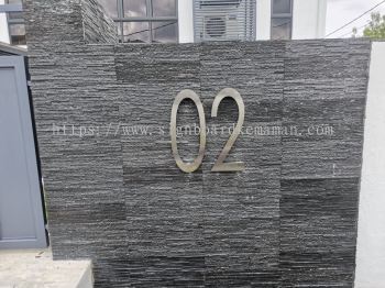 HOUSE NUMBER PLATE OUTDOOR 3D STAINLESS STEEL BOX UP LETTERING WITHOUT LIGHT SIGNBOARD SIGNAGE AT CHUKAI KEMAMAN TERENGGANU MALAYSIA