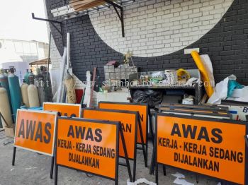 AWAS KERJA-KERJA SEDANG DIJALANGKAN JKR A BOARD STAND SIGNAGE AT SELANGOR KLANG 