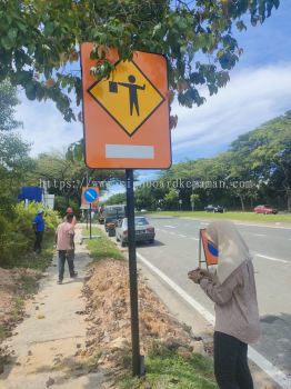 AWAS JKR ROAD STAND SIGNAGE AT KUANTAN, BANDAR INDERA MAHKOTA. PANCHING, SUNGAI LEMBING, GAMBANG, BESERAH, GEBENG, PENOR, SUNGAI KARANG, BATU HITAM, CHENDOR, TANJUNG LUMPUR, TELUK CEMPEDAK, CHERATING PAHANG MALAYSIA