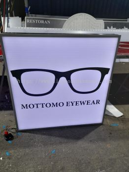 MOTTOMO EYEWEAR SQUARE DOUBLE LIGHTBOX AT GEBANG KUANTAN PAHANG MALAYSIA