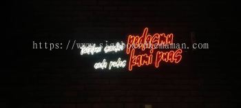 LED NEON LETTERING SIGNAGE SIGNBOARD AT JALAN WONG AH JANG KUANTAN PAHANG MALAYSIA