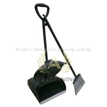 Self Closing Lobby Dust Pan cw Broom