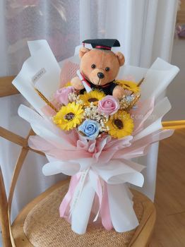 Soap Flower with bear 畢業花束