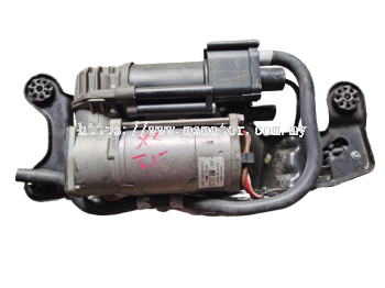 BMW X5 X6 AIR SUSPENSION COMPRESSOR/ REAR AIR MATIC PUMP ( used )