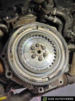 VW DQ200 Gearbox Replace Clutch & Flywheel