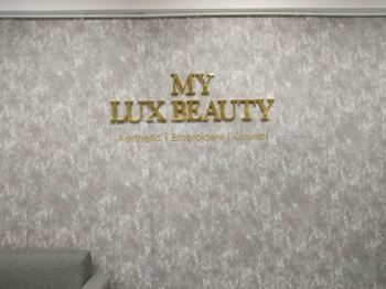 My lux Beauty Subang Jaya -3D Box Up Gold Mirror