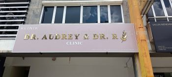 Dr. Audrey & Dr. R Clinic - 3D Box UP Stainless Steel Gold Signage at KL