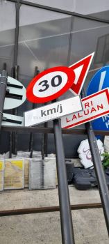 ROAD SIGNBOARD WITH 3M HIP STICKER WRAPPING AT SELANGOR, KUALA SELANGOR, DENGKIL, KOTA DAMANSARA, SEGAMBUT