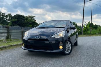 Toyota Prius C 1.5 (A) 2013 years