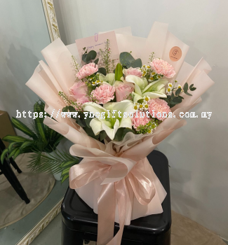 Fresh Lily with Pink Rose and Carnation (M)