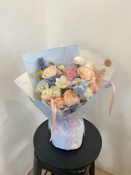 Fresh Tulip with Roses and others flowers - M size (Premium)