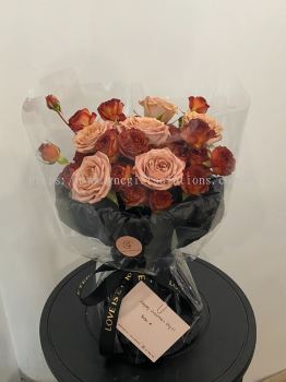 Fresh Cappuccino with Spray Roses