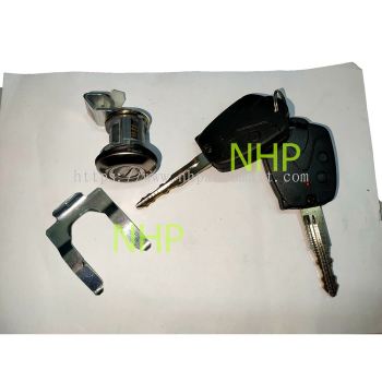 REAR BELAKANG BONNET BOOT KEY LOCK KUNCI PROTON PERSONA （2005-2015）