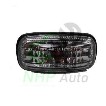 Nissan Sentra N16 2001 Mudguard Lamp