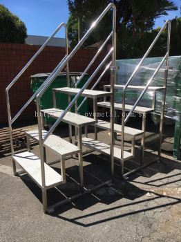 Aluminium Chequer Plate Ladder